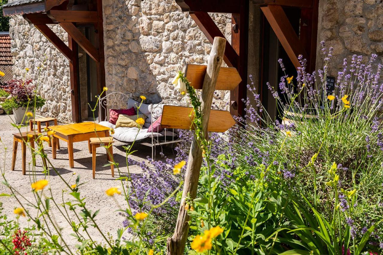 Bed and Breakfast Un R De Memises Thollon-les-Memises Екстер'єр фото